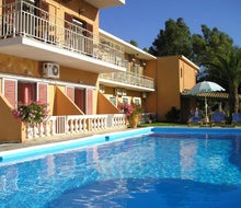 River Studios and Apartments