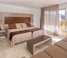 Dynastic Hotel