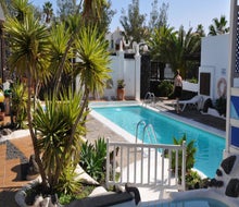 Los Tulipanes Apartment Complex