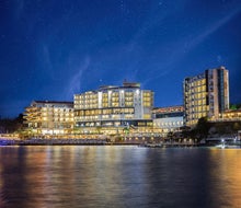 Charisma De Luxe Hotel