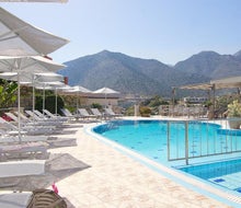 Amalia Apartments and Studios