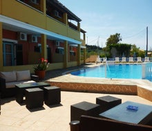 Alexis Pool Apartments