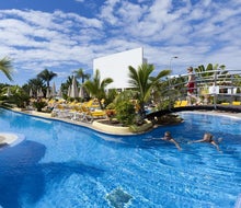 Paradise Park Fun Lifestyle Hotel