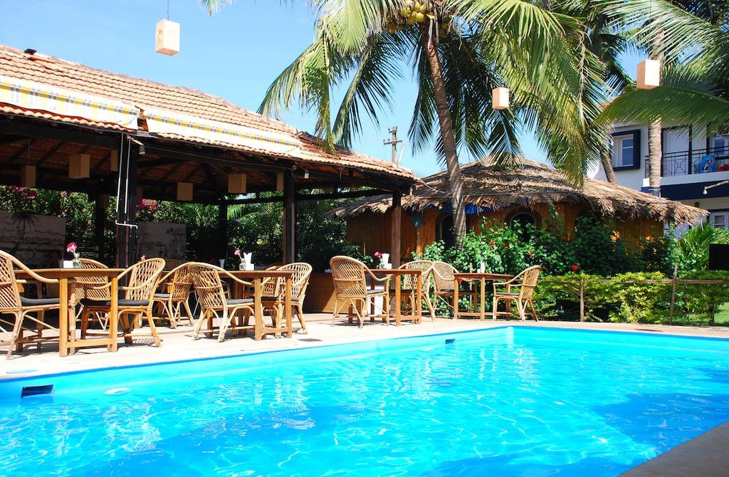 Beach resort. Сантана Бич Резорт Гоа Кандолим. Santana Beach Resort 3 Кандолим. Santana Beach Resort 3 Индия. Пляж Кандолим Гоа.