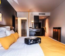 Best Western Plus Suitcase Paris la Defense