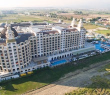 Jadore Deluxe Hotel And Spa