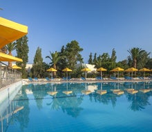 Kipriotis Hippocrates - Adults Only
