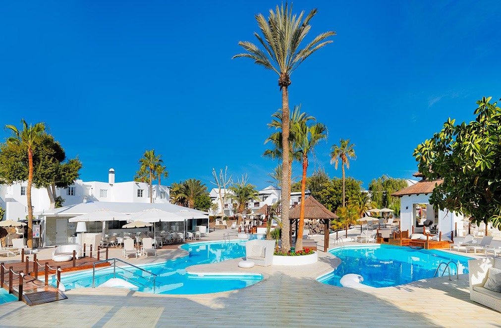 Hotel H10 White Suites Playa Blanca Trivagocom