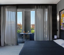 Twentyone Hotel