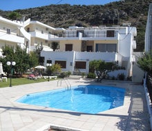 Iraklis Apartments