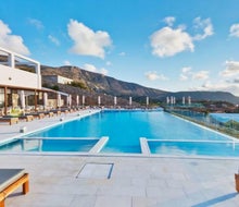 Royal Marmin Bay Boutique & Art Hotel