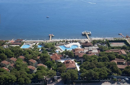 Crystal Flora Beach Resort – All Inclusive