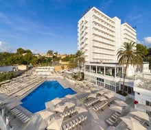 Globales Palmanova Palace in Majorca, Palma Nova ...