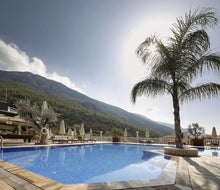 Morina Deluxe Hotel & Suites