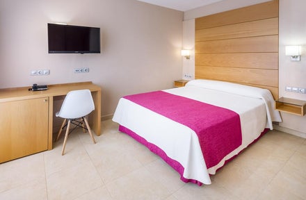 Mediterraneo Bay Hotel & Resort