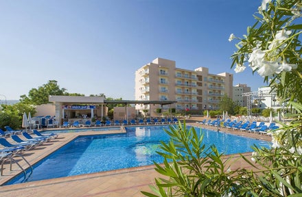Invisa Es Pla Hotel (Adults Only)