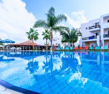 Yiannis Manos Resort Hotel