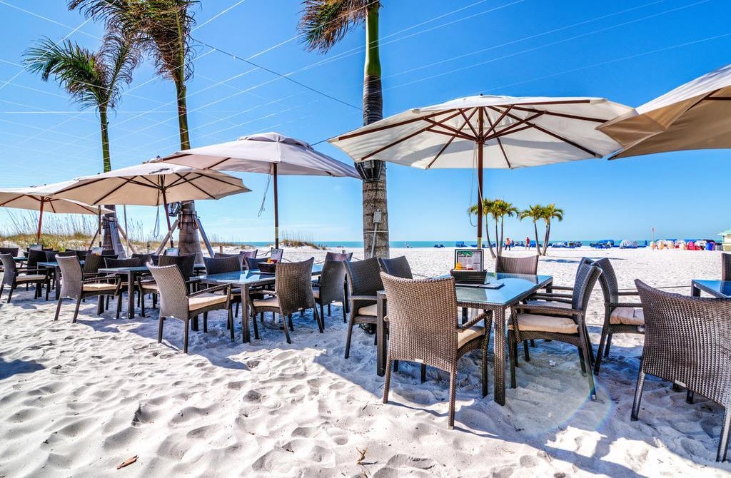 Grand Plaza Beach Resort St Pete