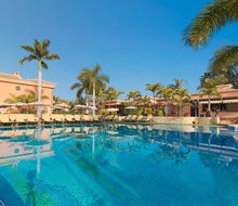 Green Garden Resort & Suites