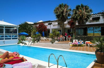 Los Tulipanes Apartment Complex