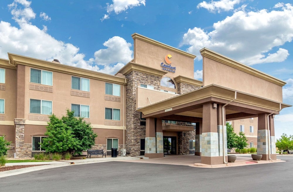 Comfort Inn Suites Denver Northeast In Denver Usa Holidays