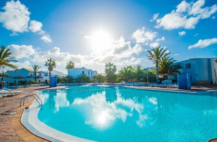 HL Paradise Island Aparthotel & Waterpark