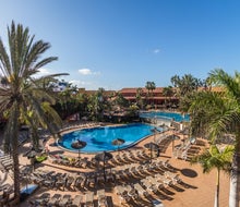 Oasis Village Aparthotel