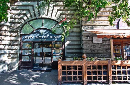 City Hotel Ring