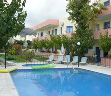 Leonidas Studios & Apartments