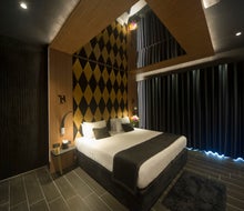 H Hotel
