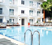 Montebello Deluxe Hotel