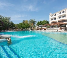 Paphos Gardens Hotel & Apartments