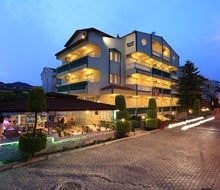 Amaris Apartments