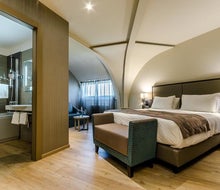 Smart Hotel Holiday