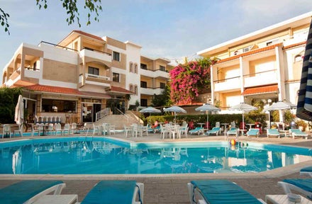 Kassandra Family Aparthotel & Spa